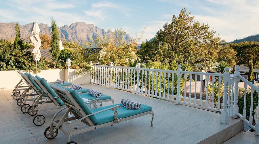 The upstairs sun deck. 