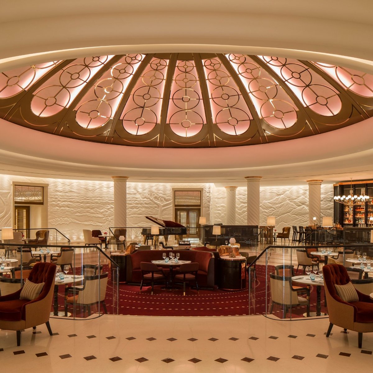 Rotunda Bar and Lounge at Four Seasons Ten Trinity Square Restaurant -  London