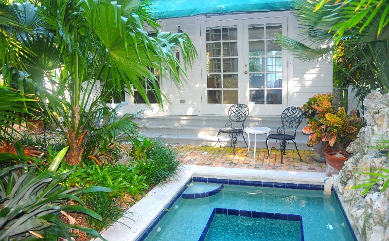 Turtle House & private Jacuzzi