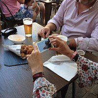Nos encanta ver que nuestros clientes fotografían los platos que les servimos :) badianatapas.co