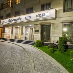 Ambassador Hotel, hotel in Bishkek