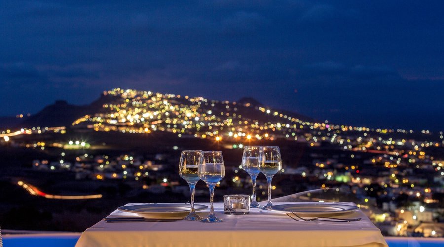 Fine dining at the on-site 270 Degrees Boutique Restaurant