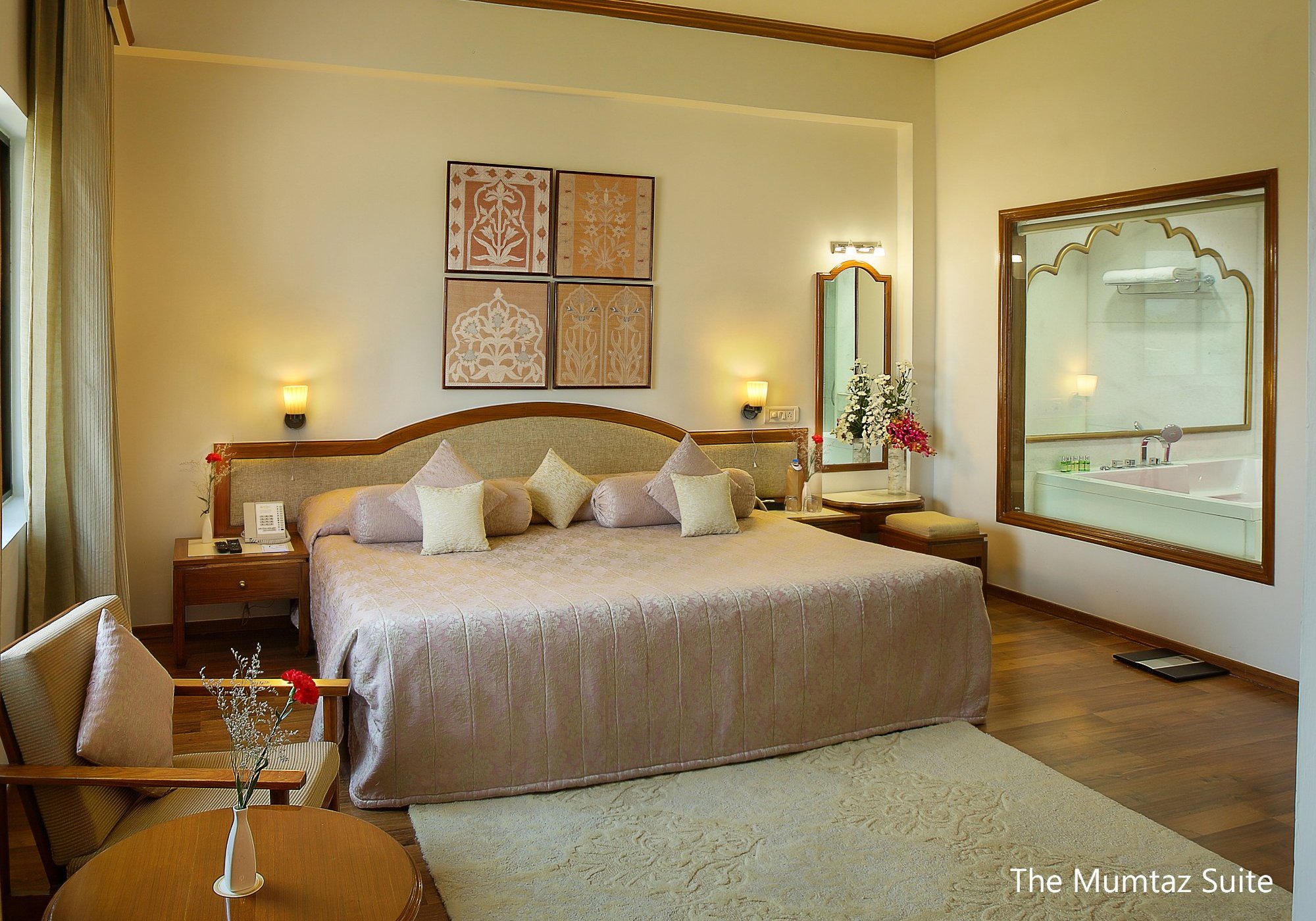 Hotel Clarks Shiraz, Agra by null