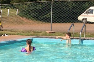 Pool & Beach