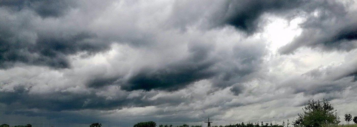 De Hompesche molen gezien vanuit Ohe en Laak 