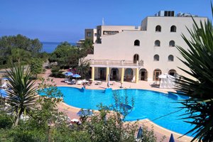 Piscina y playa
