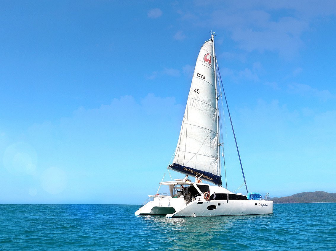 yacht broker airlie beach