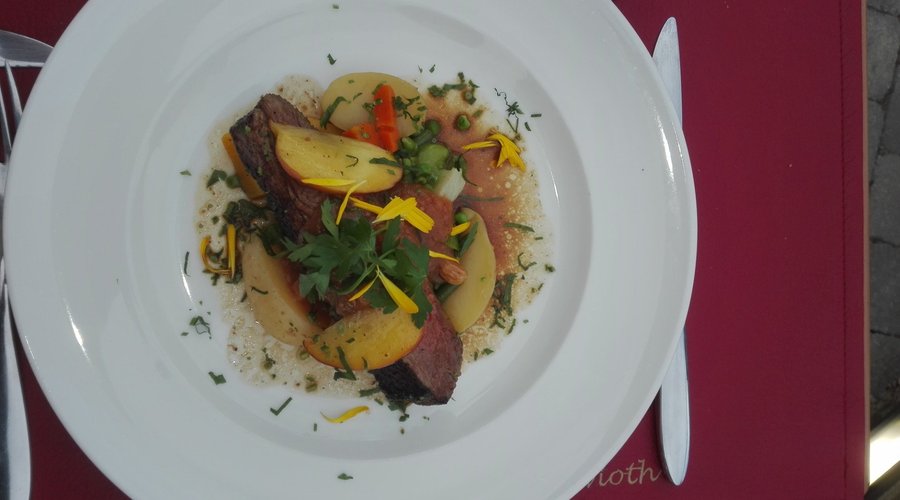 Magret de canard aux peches