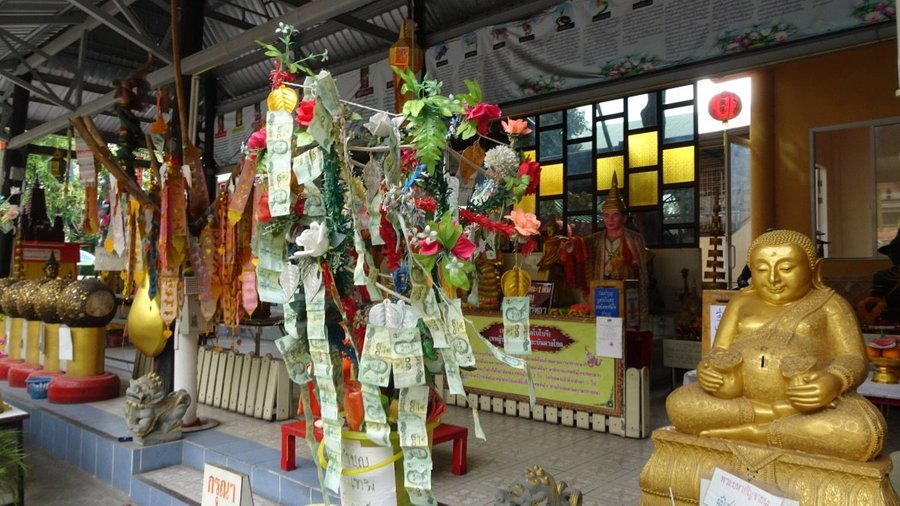 お寺Wat Pasee境内