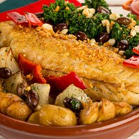 Bacalhau ao Murro. Tenra posta única de Gadus Morhua assada no forno com muito azeite extra virg