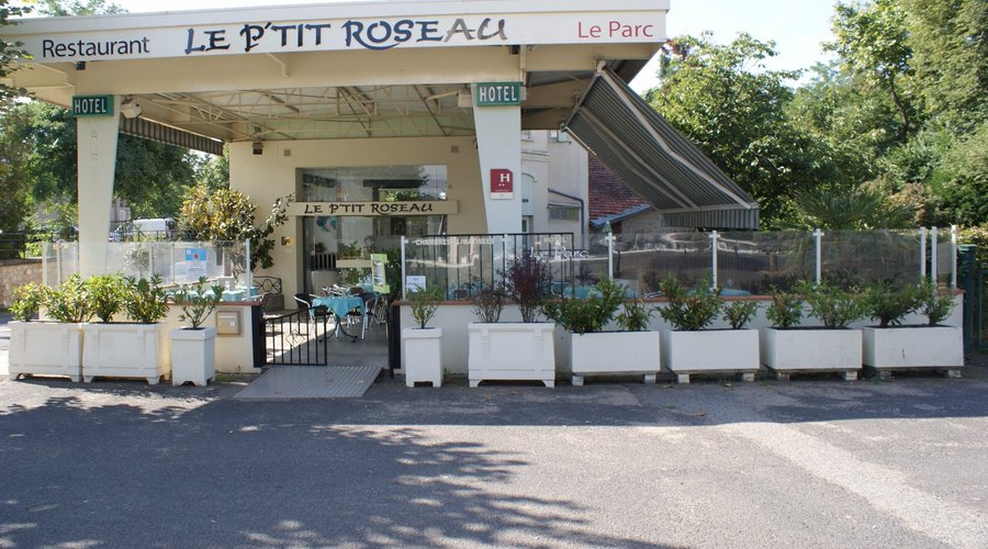 L'entrée du restaurant (à côté de la gare d'Issoire)