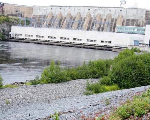 Daniel-Johnson dam.