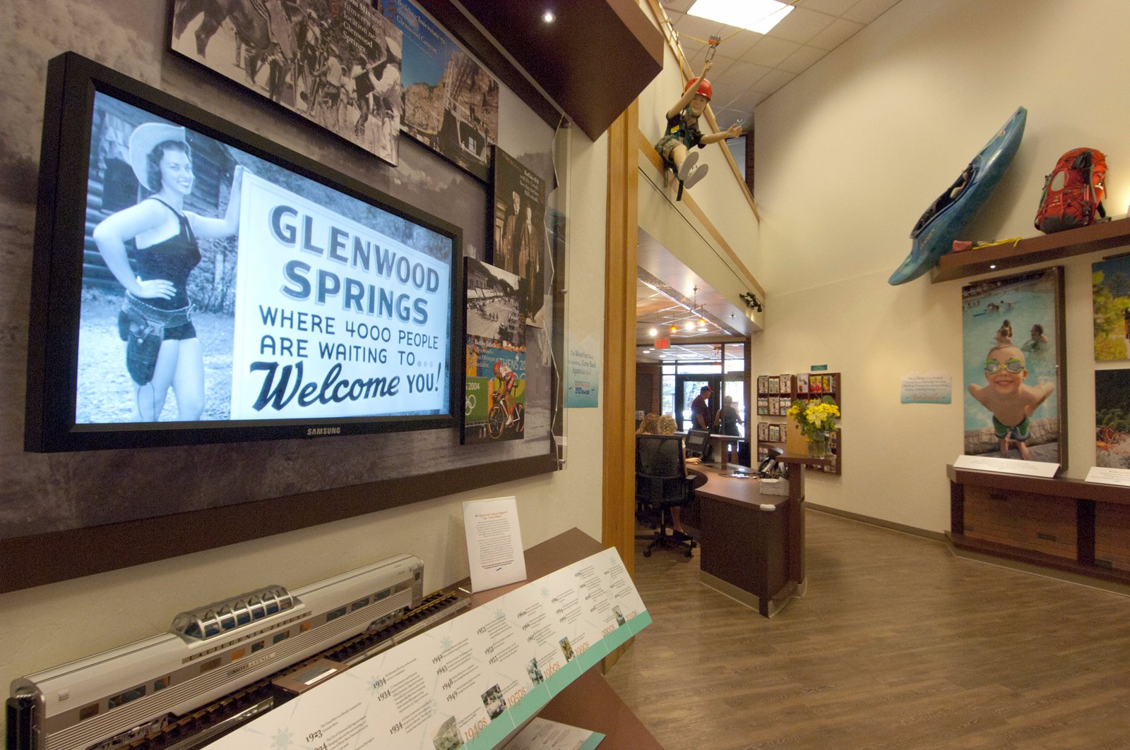 GLENWOOD SPRINGS VISITOR CENTER 2023 Qu Saber Antes De Ir Lo M S   Inside The Glenwood Springs 