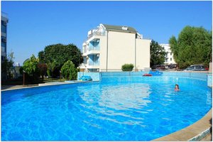 Piscina y playa