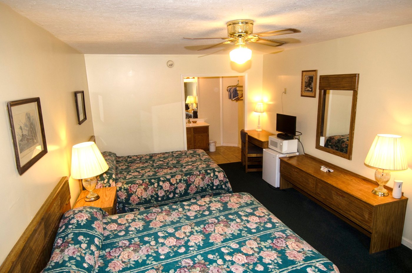 OUR PLACE INN MOTEL & RV PARK - Campground Reviews (Maggie Valley, NC)