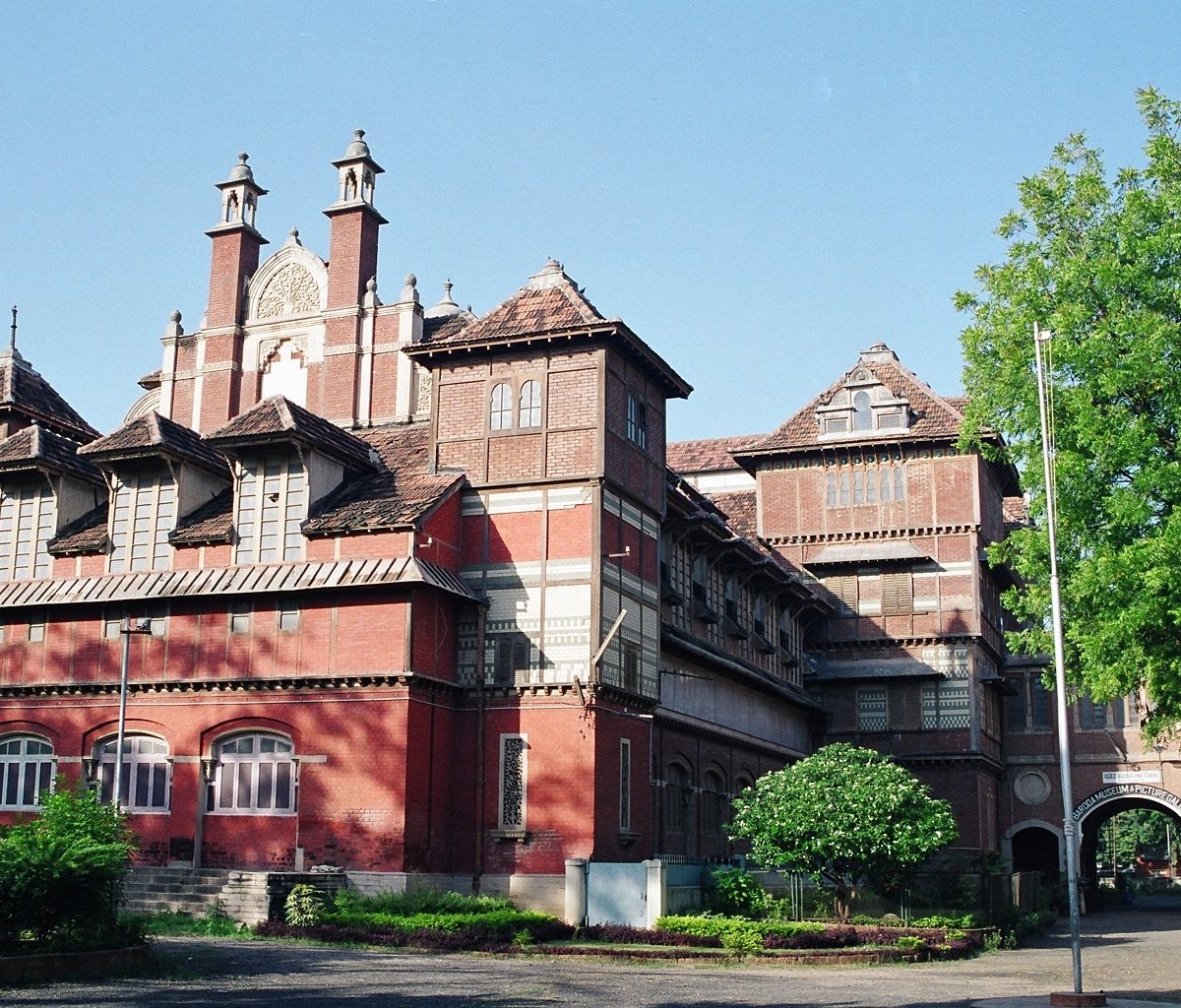 Baroda Museum And Art Gallery: A Treasure Trove of Culture
