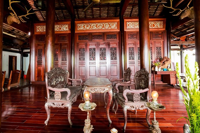 Đánh giá khách sạn Pylos tại Hồ Chí Minh, Việt Nam: Khách sạn Pylos tại Hồ Chí Minh được đánh giá là một trong những địa điểm lưu trú tuyệt vời nhất tại Việt Nam. Được thiết kế hiện đại, sang trọng và tiện nghi, nơi đây sẽ mang đến cho bạn một trải nghiệm lưu trú đầy thoải mái và thú vị khi đến thăm thành phố Hồ Chí Minh.