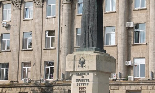 Stephan the Great statue