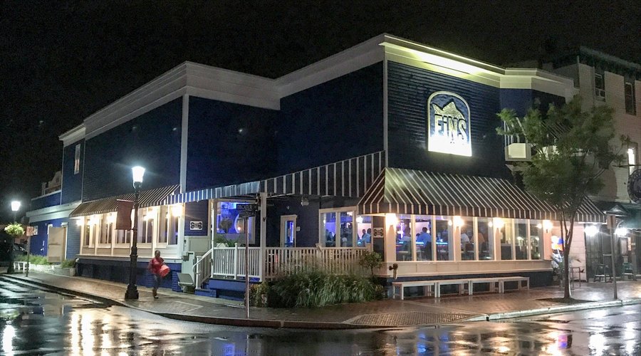 Fins Bar & Grille