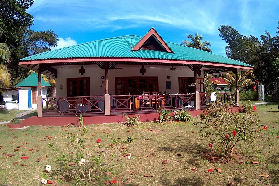 La digue island lodge. Музей естественной истории в Кигали. Kevin's House.