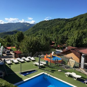 panorama con scorcio della piscina