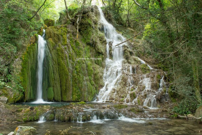 La cascade de Végay attirera immédiatement votre regard par son impossante taille de 140 mètres.