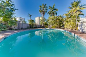 Pool & Beach