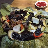 beef shortrib on cabbage, mushrooms and egg-fied rice
