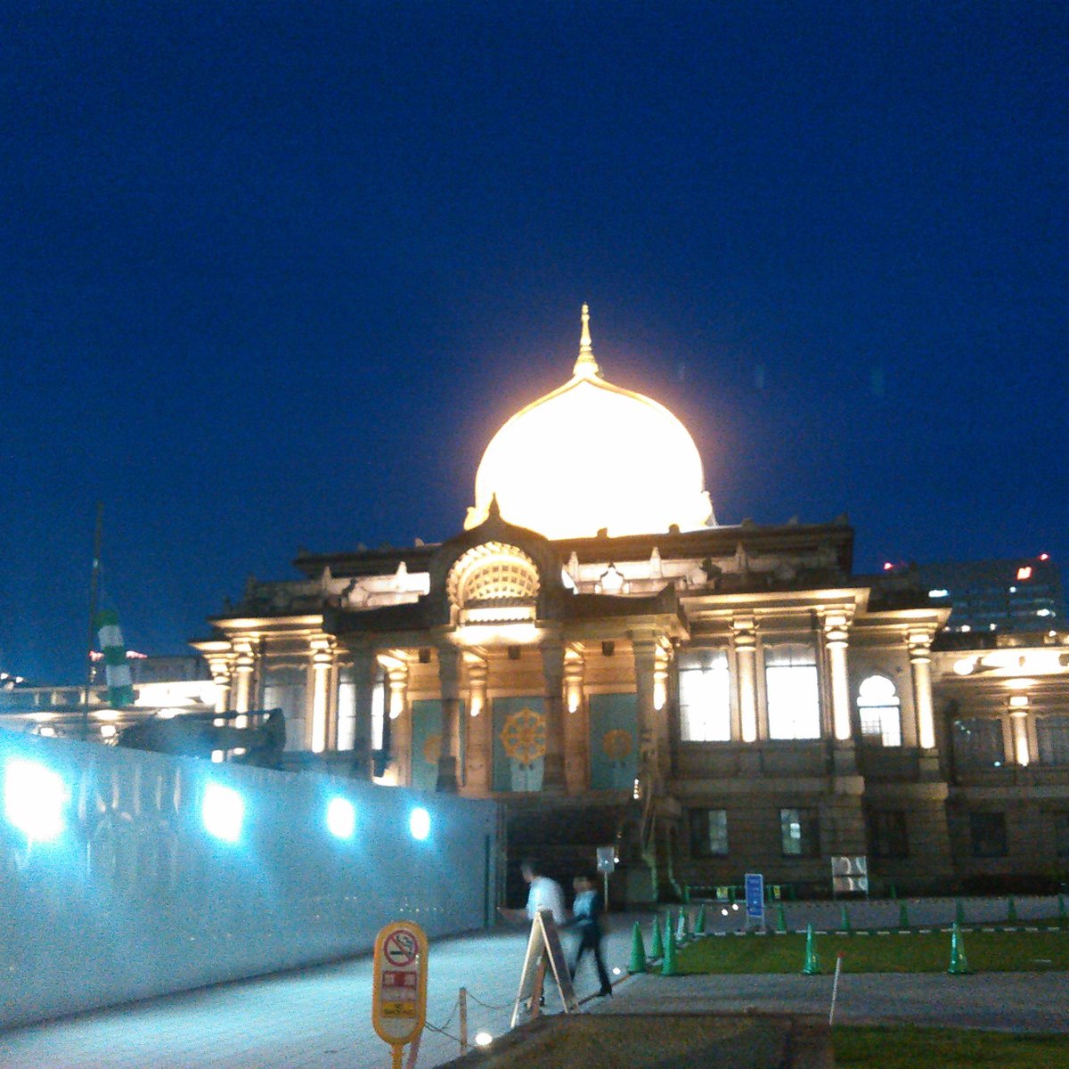 Tsukiji Honganji Tsukuda Building: Temple and Seniors' Residence Under One  Roof