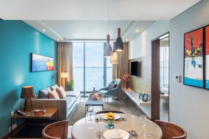 Room & Suite