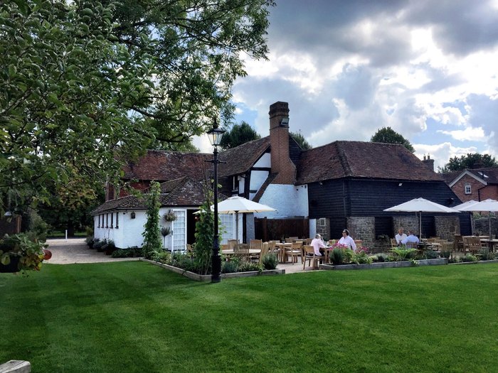 HALF MOON INN - Updated 2024 Reviews (Kirdford, West Sussex)