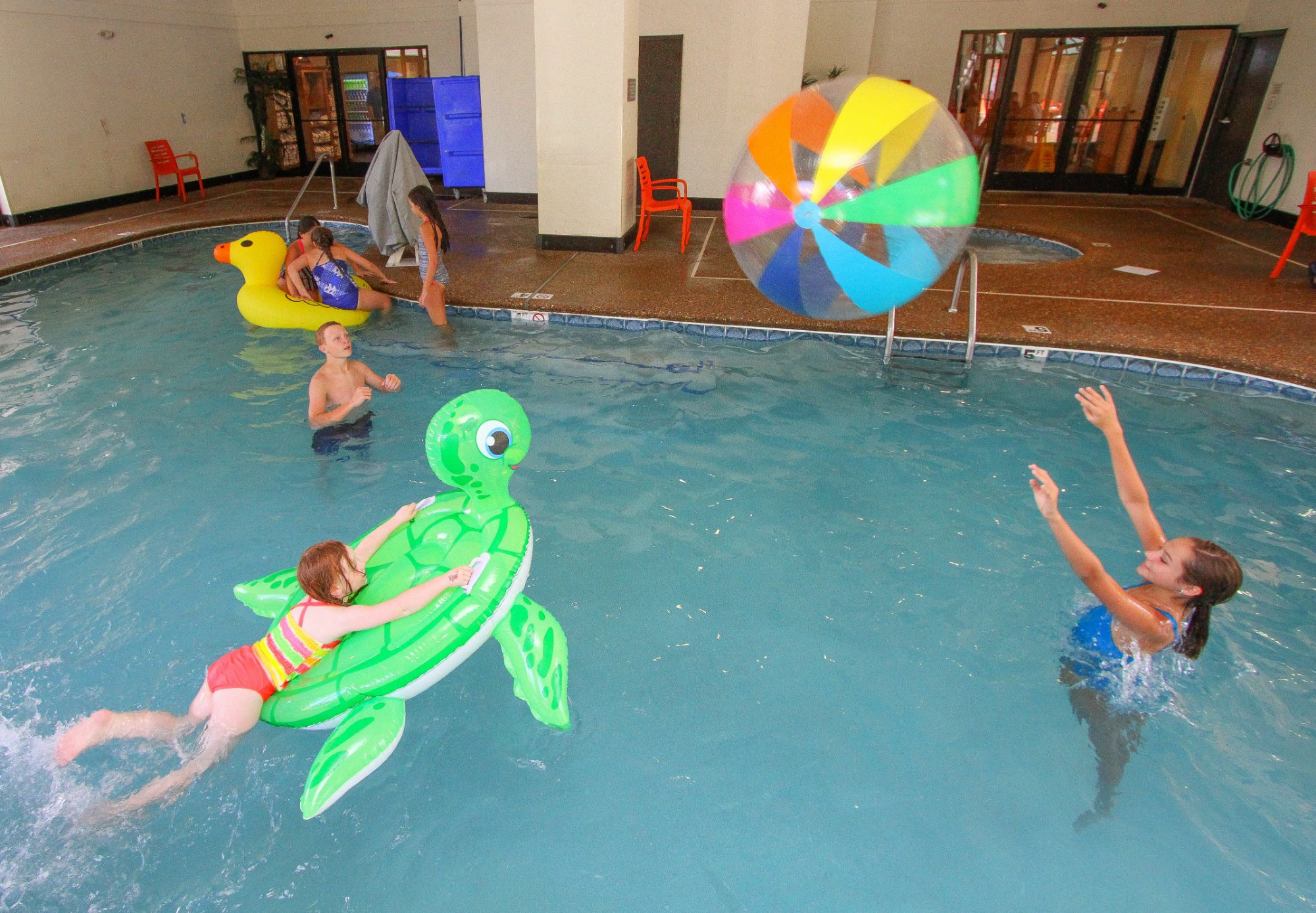 Hotel photo 1 of Country Cascades Waterpark Resort.