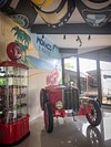 Bar temático todo feito com detalhes de carros, desde assentos, portas e  tudo mais. - Picture of Curitiba Antique Car - Tripadvisor