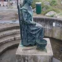 Monumento a la Mujer del Pescador