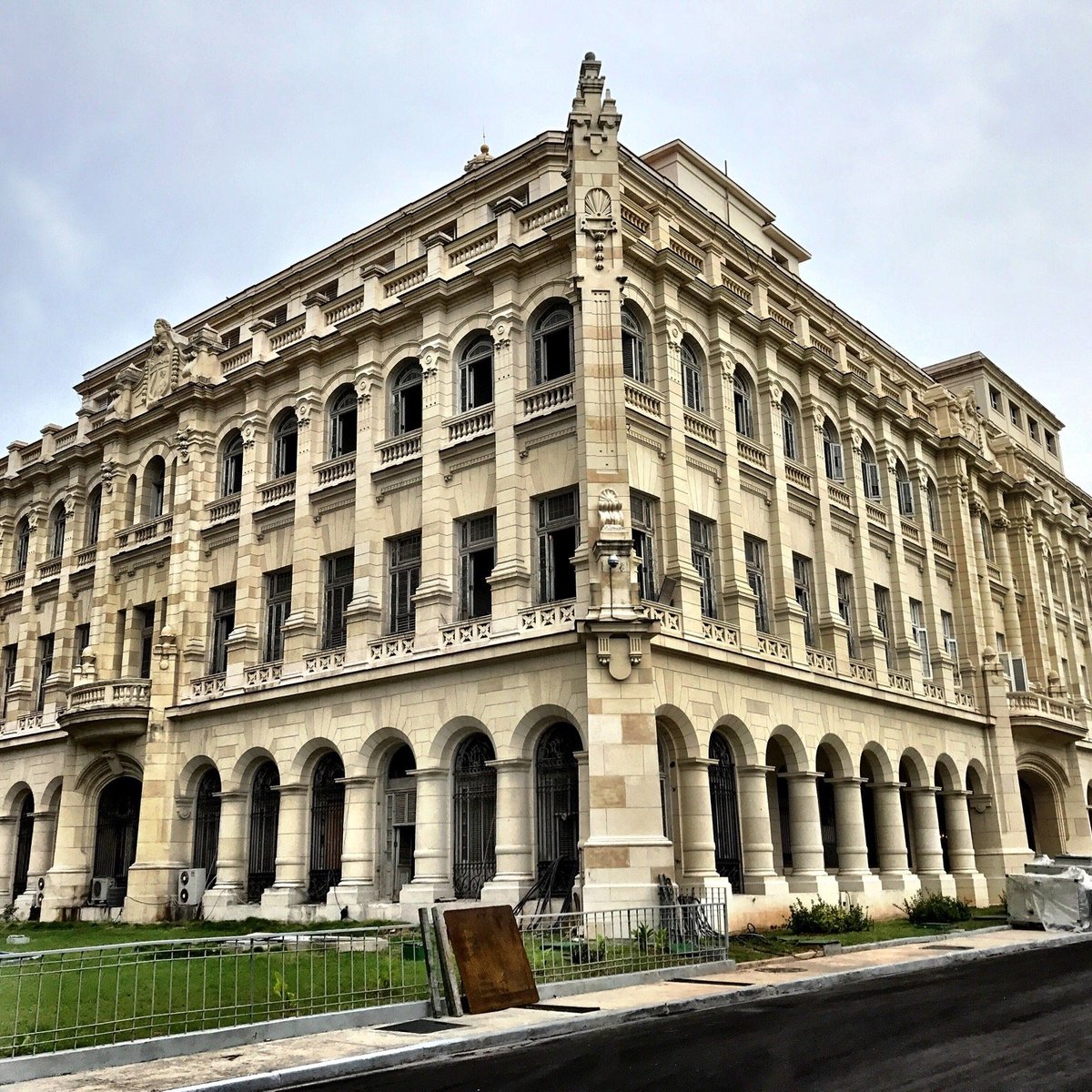 Museu Nacional de Belas Artes de Cuba (Havana) - All You Need to Know  BEFORE You Go