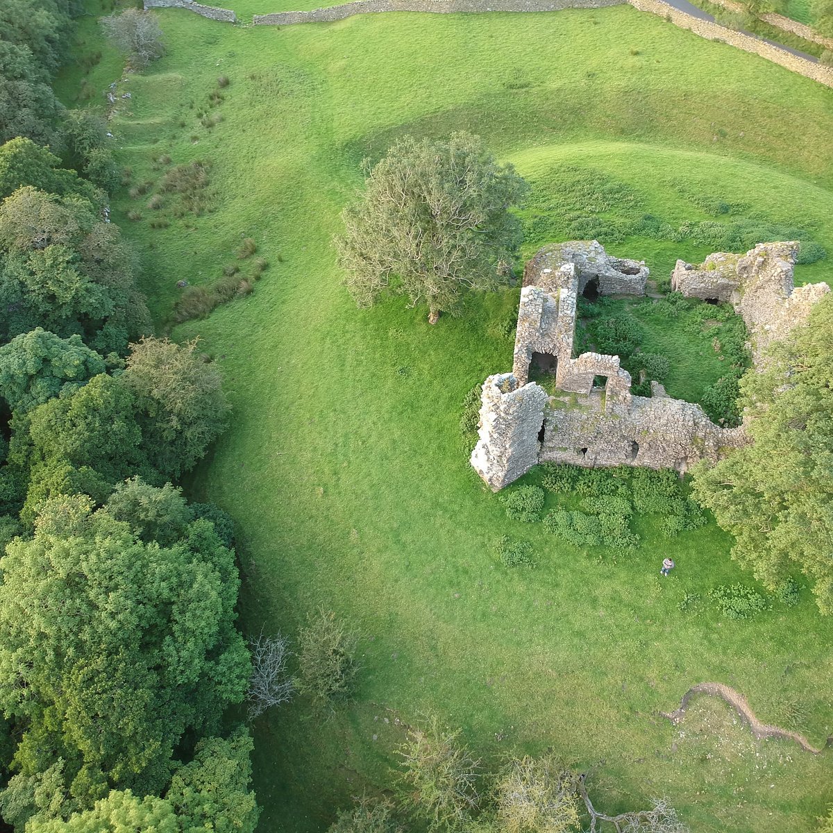 Pendragon Castle Outhgill 2022 Qué Saber Antes De Ir Lo Más Comentado Por La Gente 6060