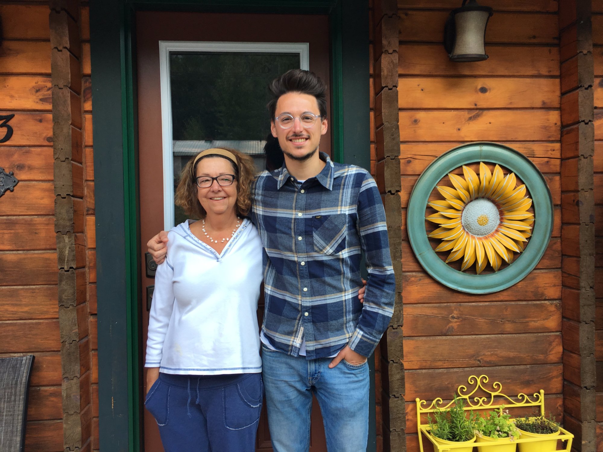 COYOTE'S DEN GUESTHOUSE - B&B Reviews (Field, British Columbia)