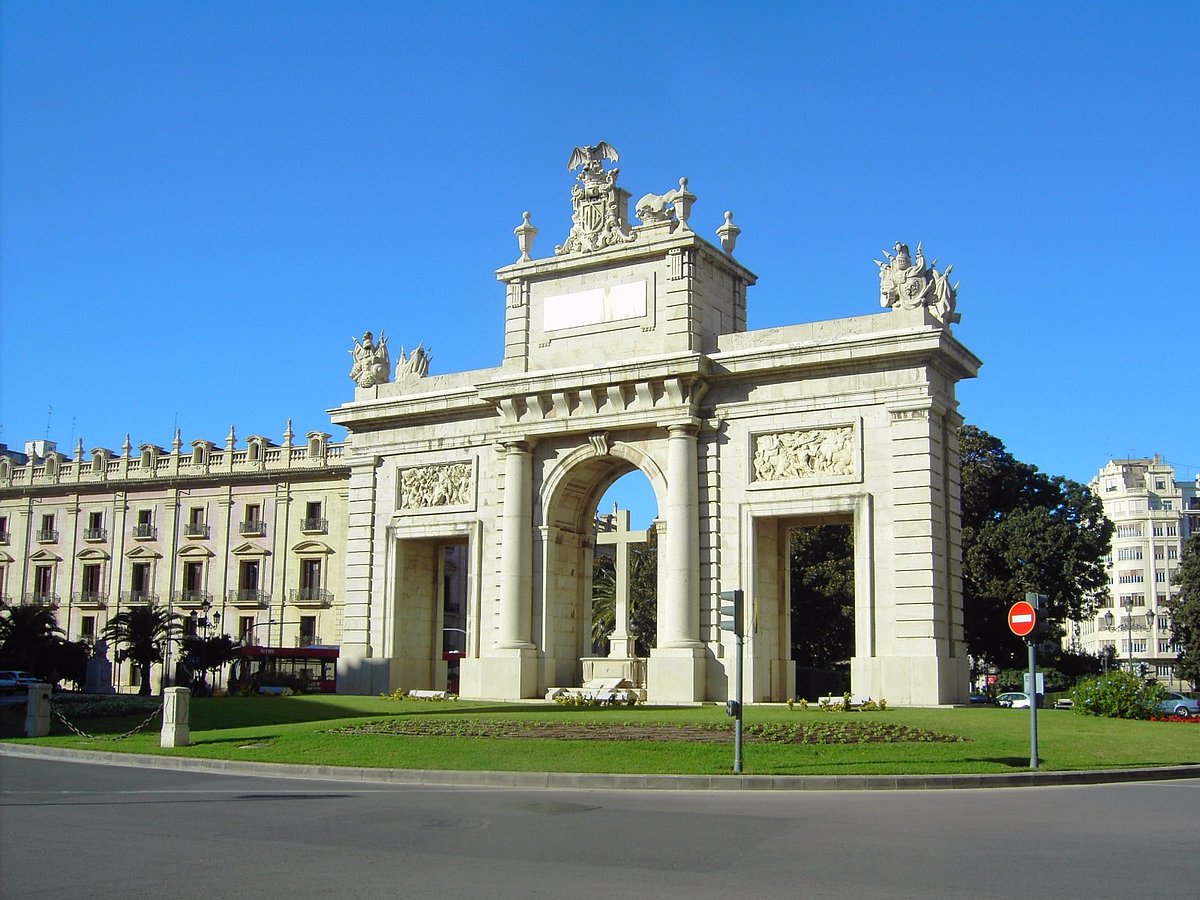Plaza puerta del mar 2