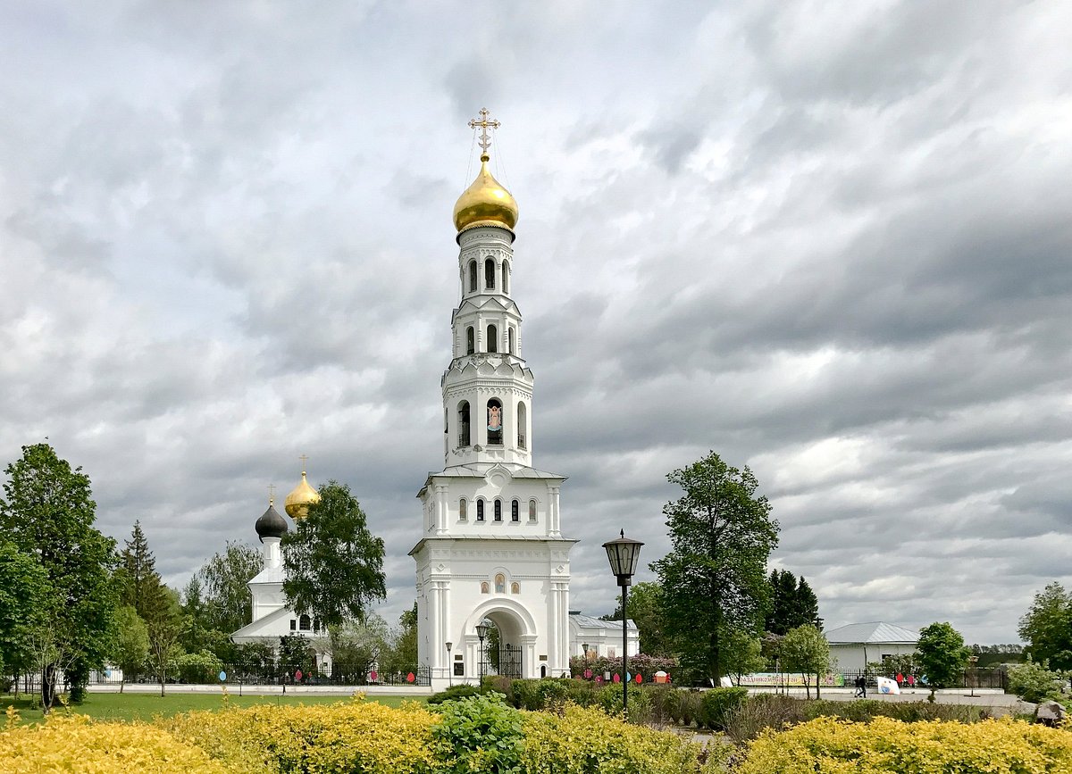 Храмовый комплекс Завидово колокольня арка