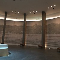 地下の追悼祈念、瞑想の場