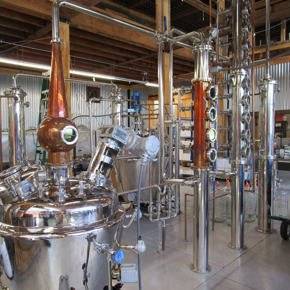 NEW ENGLAND SWEETWATER FARM & DISTILLERY (Winchester) All You Need to