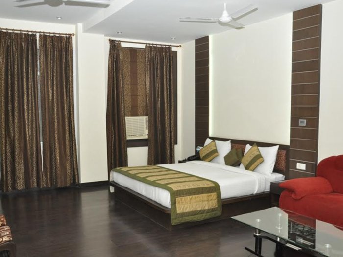 SRI SRI RESIDENCY (Ghaziabad) - Hotel Reviews & Photos - Tripadvisor