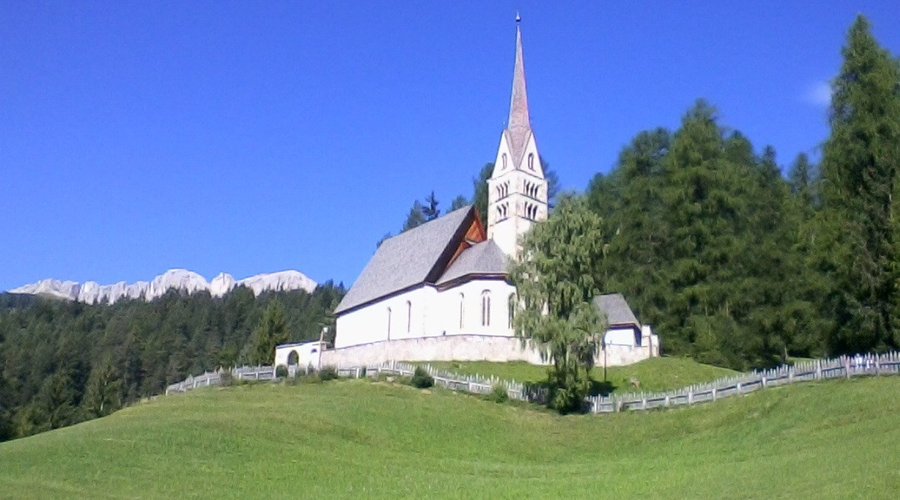 arrivando alla chiesa