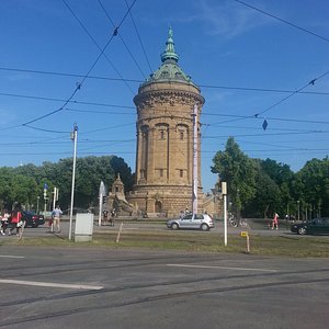 Torre del agua de Mannheim, uno de los monumentos de la ciudad. A 7 min en tranvía desde el hote