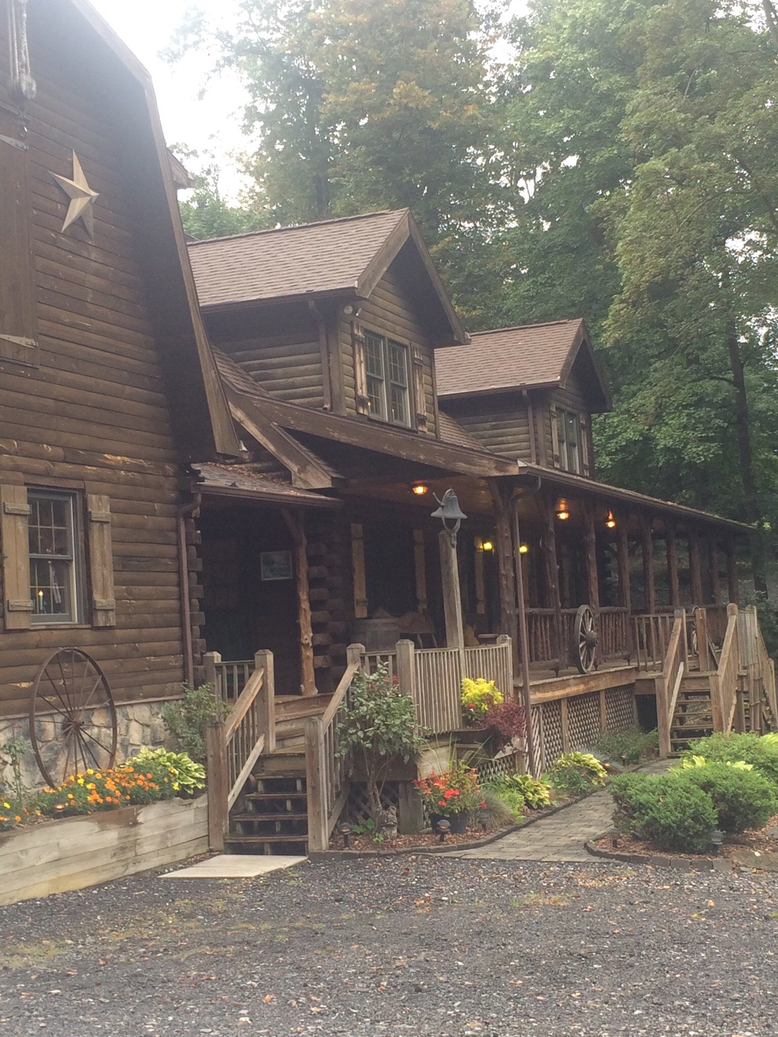 ROCKY TOP LODGE BED & BREAKFAST: Bewertungen & Fotos (Reinholds, PA ...