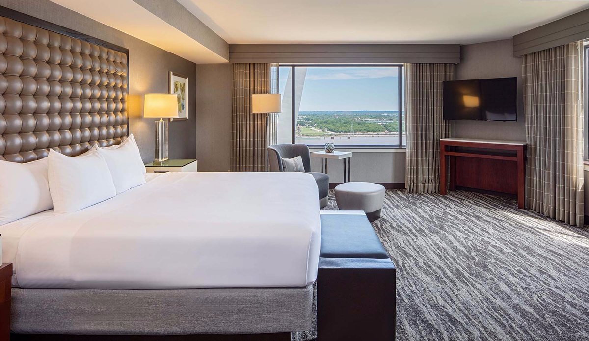 Hyatt Regency St. Louis at The Arch Rooms: Pictures & Reviews - Tripadvisor