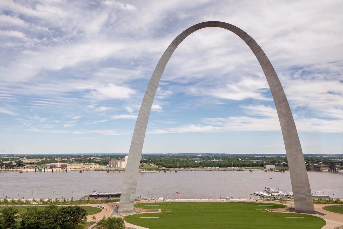 Hyatt Regency St. Louis at The Arch Coffee Shop: Pictures & Reviews ...