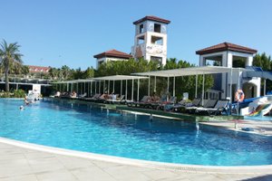 Pool und Strand