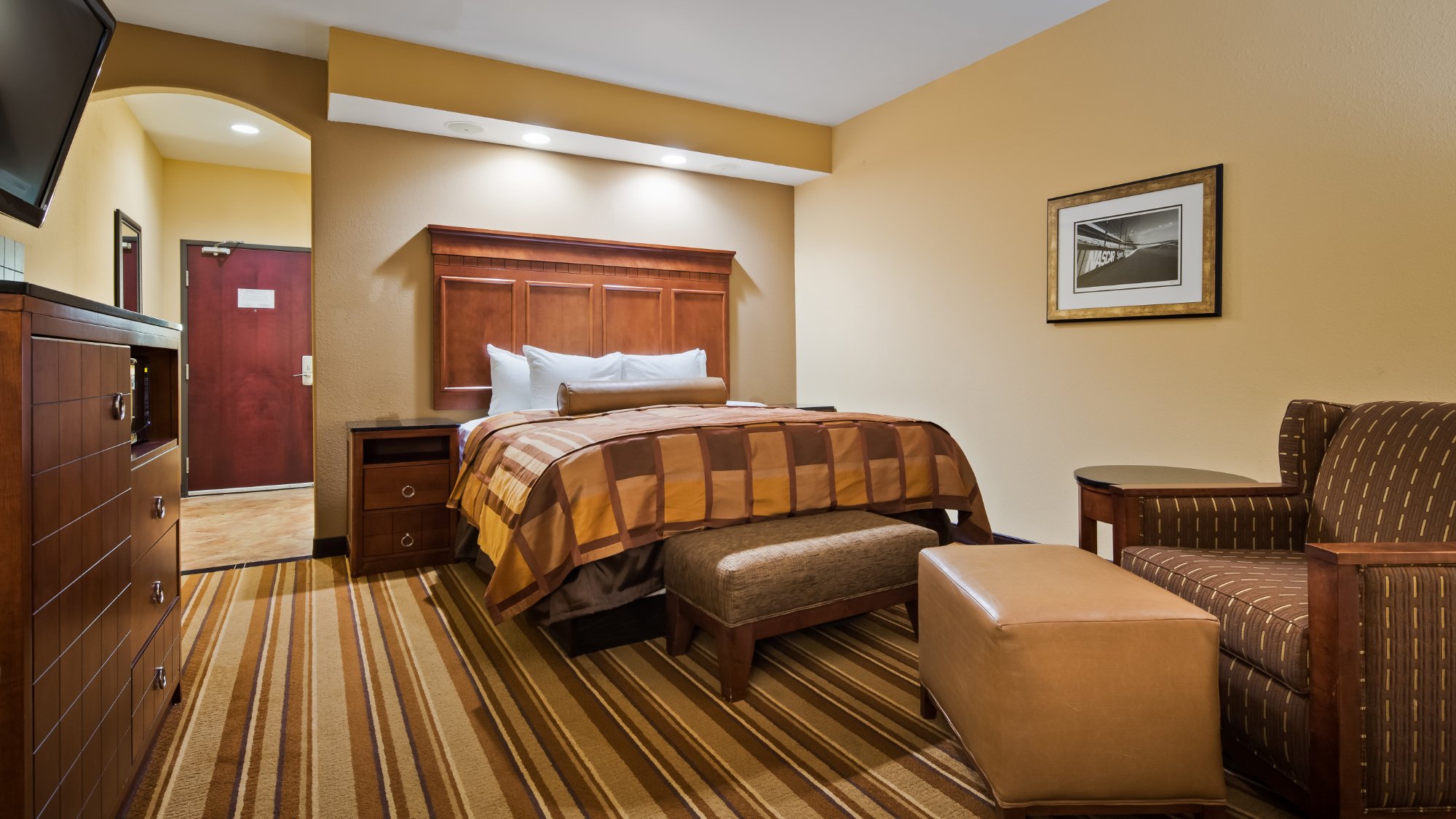 Hotel photo 9 of Best Western Premier Kc Speedway Inn & Suites.