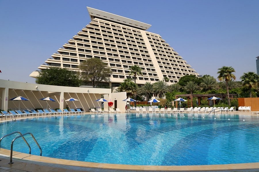 شيراتون الدوحة ريزورت آند كونفينشن هوتيل، فندق في الدوحة